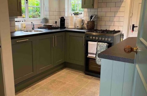 Northway Haus | Luxury Cottage with Garden