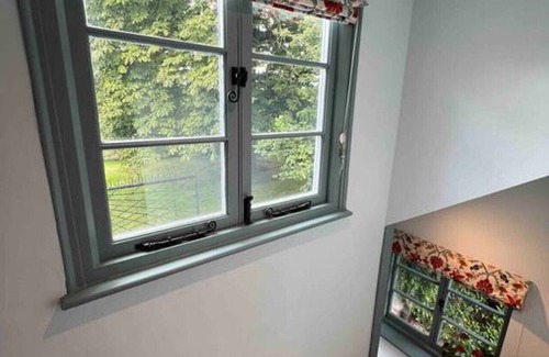 Northway Haus | Luxury Cottage with Garden