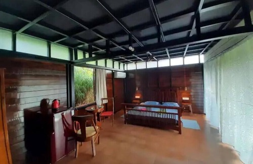 Morjim Haus | Luxury cottages in lush green panoramic windows