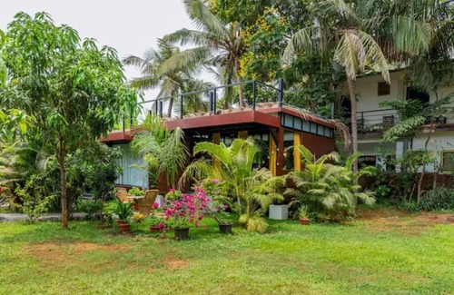 Morjim Haus | Luxury cottages in lush green panoramic windows