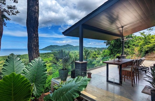 Canton Nandayure Villa | Luxury villa with stunning ocean view.