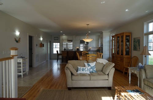 Newbury Haus | Luxus Custom Beach House!