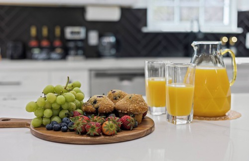 Decatur Haus | Luxury Decatur House with Game Room & Fire Pit – Close to Atlanta