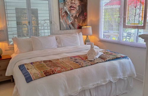 Caye Caulker Haus | Luxury Deluxe King Suite