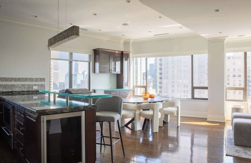 Rush and Division Wohnung | Luxury Designer Penthouse NW | Pool | Gold Coast