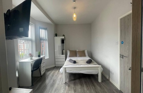 Coventry Haus | Luxury En-suite Corporate Stay