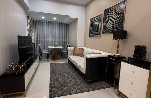 Bonifacio Global City Eigentumswohnung | Luxury Executive Suites 3 Bedroom Condo Uptown Parksuites Tower 1