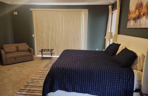 Big Stone City Haus | Luxury Family 5BR Lakefront private boat launch