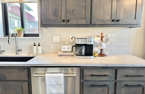 Roach Haus | Luxury Family Retreat - New Lakefront Home on calm cove - Private Dock - Firepit