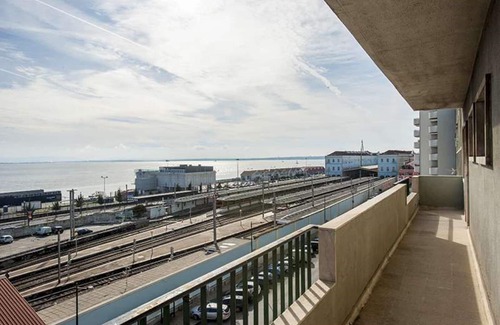 Alfama Wohnung | Luxus für 30 Gäste Mit Blick auf den Fluss und 442 m2!
