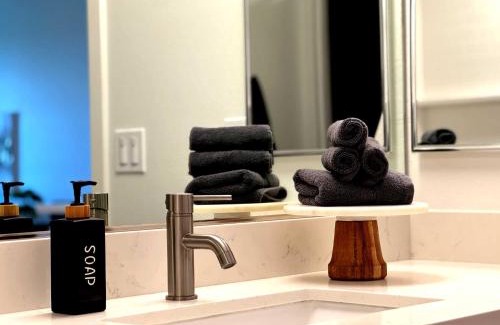 Lyon Street Wohnung | Luxury Haven 10 Min From Disneyland With Pool & GYM