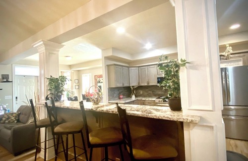 Livingston Park Haus | "Luxury Haven for Large Gatherings: 4BD/4BA”