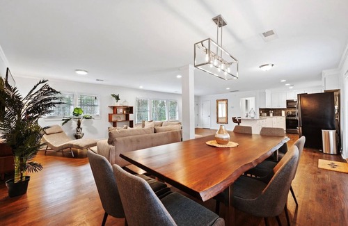 East Point Villa | ERSTAUNLICHE VILLA 4 BDR + Bonuszimmer, 5 Minuten vom Flughafen ATL entfernt