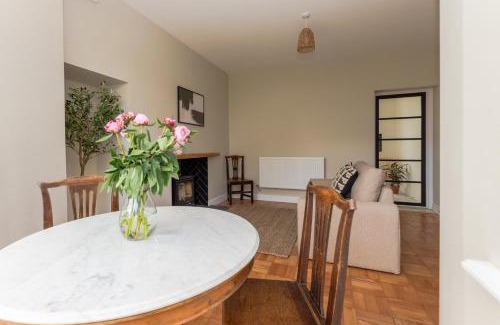 Aberdare Haus | Luxury Home in Penderyn - Waterfall Country