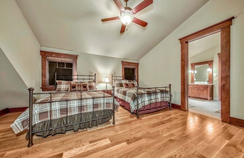 Tahoe City Haus | Luxury home next to Truckee River! Bike to Tahoe City and down the West Shore
