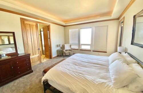 Pocatello Haus | Luxury home w a View- biking and hiking near