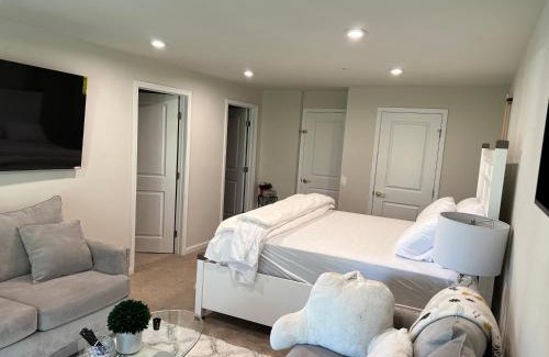 Fort Meade Haus | Luxury Home1