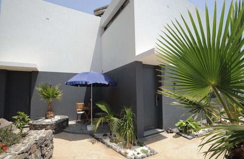 Arco da Calheta Haus | Luxus-Ferienhaus-Meerblick-Ensuite mit Dusche-Casa Nenufar