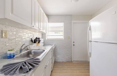 Dania Beach Haus | Luxury House with Delightful Beach Style, perfect for a relaxing escape!