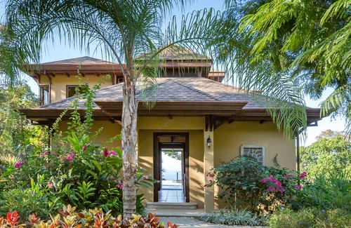 Dominicalito Villa | Private Dschungelvilla mit Meerblick, Infinity-Pool, Wildlife & A / C