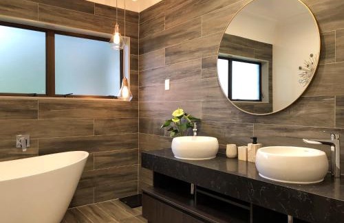 Rotorua Haus | Luxury K-Lodge with Golf course view-Rotorua