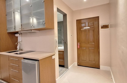 Ermita Night District Eigentumswohnung | Luxury King 4BR 3BA w/ 2 Balconies Bayview Pool Netflix