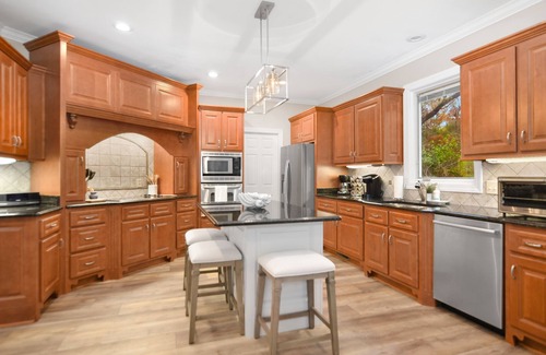 Lutts Haus | Luxury Lake Home with Million Dollar Views!