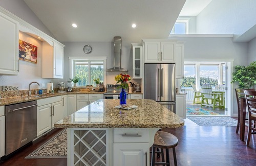 Coeur d'Alene Haus | Luxury Lake House With Private Dock & Water Toys