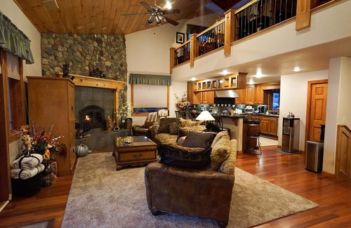 East Shore Haus | Luxusimmobilie am See - 222 Fuß von Lake Front