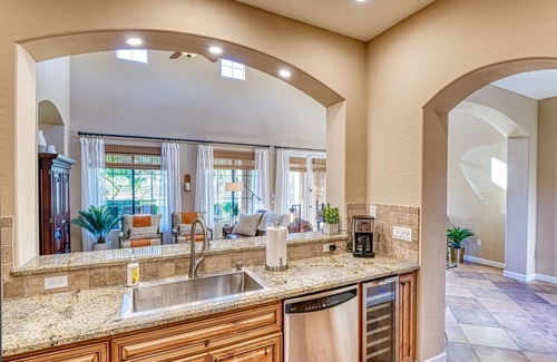 Talon Retreat Haus | Luxuriöses Wohnen mit privatem Garten hinter dem Golfplatz