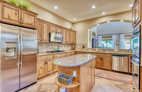 Talon Retreat Haus | Luxuriöses Wohnen mit privatem Garten hinter dem Golfplatz