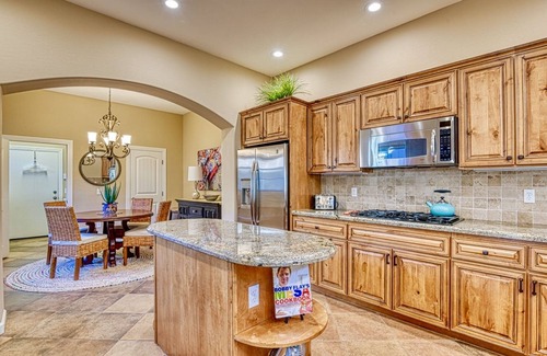 Talon Retreat Haus | Luxuriöses Wohnen mit privatem Garten hinter dem Golfplatz