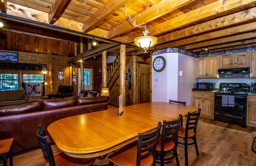 Bartlett Haus | Luxury Log Home, in der Nähe Story Land, Super Clean, Views, Pool In / Out & Fitness.