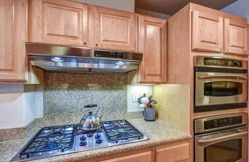 Kirkwood Eigentumswohnung | "Modern Marvel" in Kirkwood