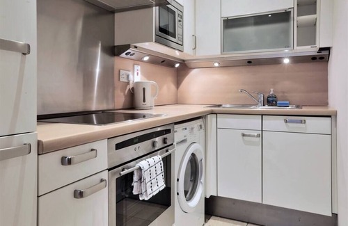 Grand Canal Dock Haus | Luxury Mews in the Heart of City Centre!