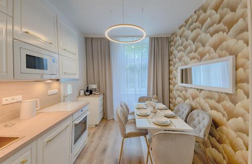 Marianske Lazne Wohnung | Luxury New Apt near the Colonnade with Parking & 4 min to the center - near the forest
