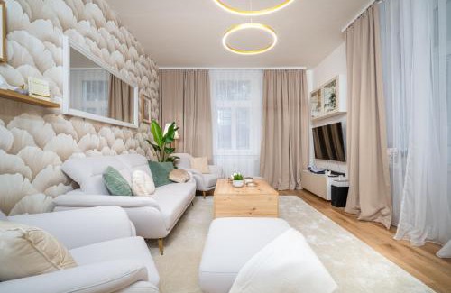 Marianske Lazne Wohnung | Luxury New Apt near the Colonnade with Parking & 4 min to the center - near the forest