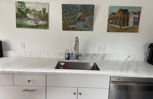 Faubourg Lafayette Hütte | Luxury Newly Renovated Carriage House in Lower Garden District