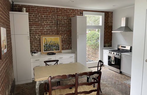 Faubourg Lafayette Hütte | Luxury Newly Renovated Carriage House in Lower Garden District