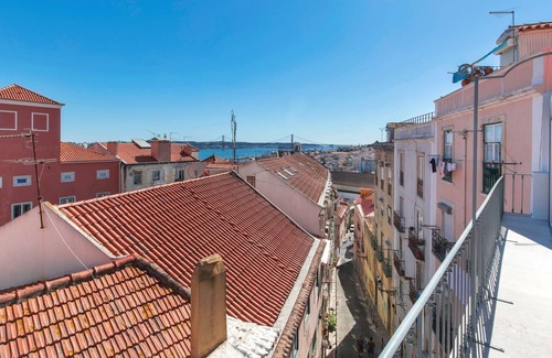 Bairro Alto Wohnung | Luxury Oasis in Bairro Alto by LovelyStay