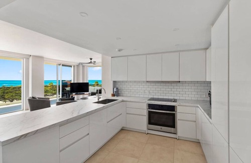 Oranjestad-West Wohnung | O Condo 22 by Bocobay | Stunning Eagle Beach Condo