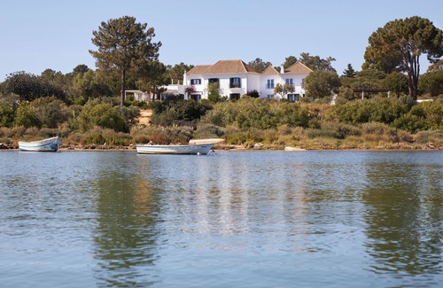 Malhao Haus | Luxury Oceanfront Villa - Catered & Serviced with Private Boat & Skipper