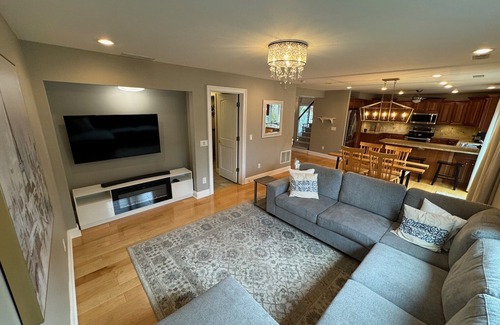 Strongsville Haus | Luxury One-Month Stay – Fully Furnished Home with Premium Amenities