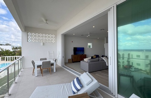 Northwest Point Eigentumswohnung | LUXURY/OVERSIZED - 1 Bed/1.5 Bath near AMAZING SHORE DIVING W/180° Ocean VIEWS