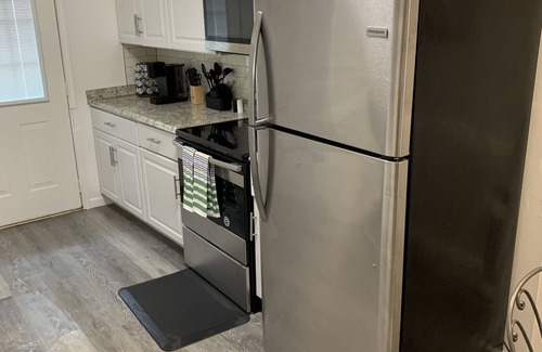 Lawrenceville Haus | Luxury Peacefule Bungalow Away From Home