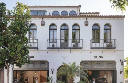 Lower State Hotel | Luxury Penthouse with Lounge, Private Balcony, Fire Pits!