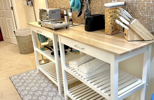 Lake Arbor Haus | Luxury private basement “King & Queen” bedrooms, near Stadium,DC & Metro at MD