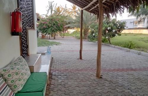 Watamu Wohnung | Luxury Private Beachfront Cottage