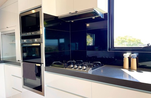 Sandy Bay Haus | Nicholas House - Luxury With River & City Views