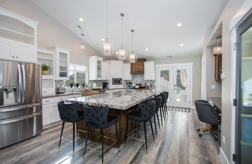 Layton Haus | Luxury Retreat-gourmet kitchen, playhouse, hot tub, & steam shower